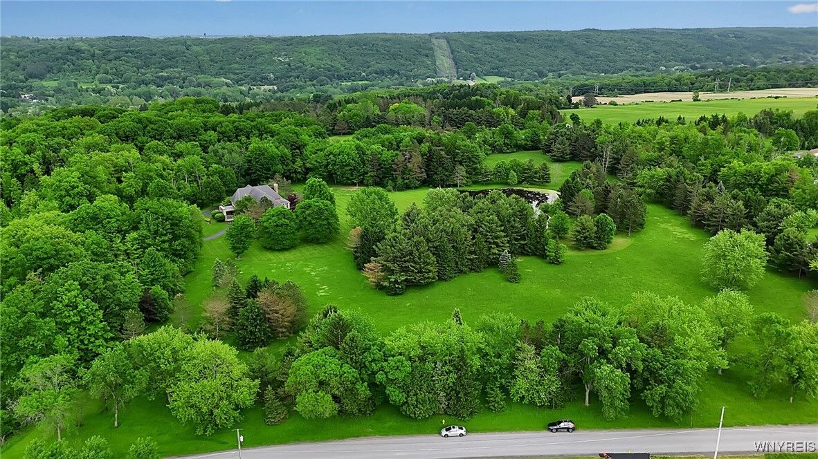 Property Photo: 1154 Underhill Road NY 14052