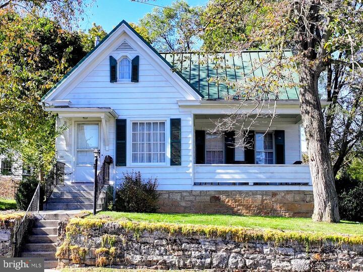 132 S Thomas St  Bedford PA 15522 photo