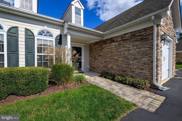 Property Photo:  5 Blue Stream Lane  DE 19967