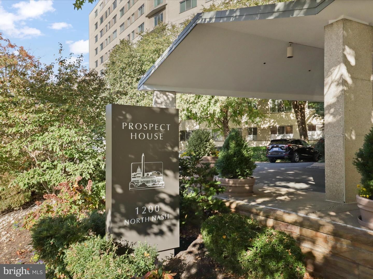 Property Photo:  1200 N Nash Street 549  VA 22209 