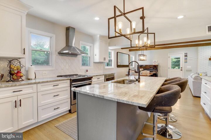 Property Photo:  5101 Redwing Drive  VA 22312