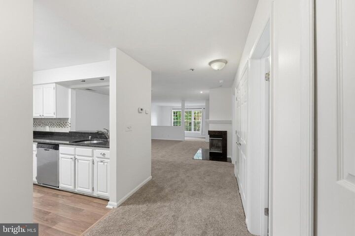 Property Photo:  240 S Reynolds Street 306  VA 22304