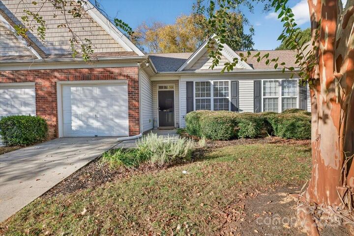 4412 Glenlea Commons Drive  Charlotte NC 28216 photo