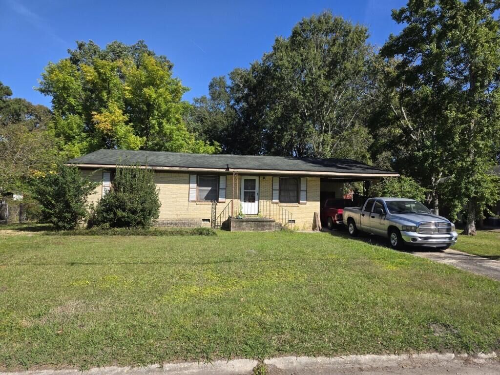 Property Photo:  20 Newark Avenue  SC 29445 