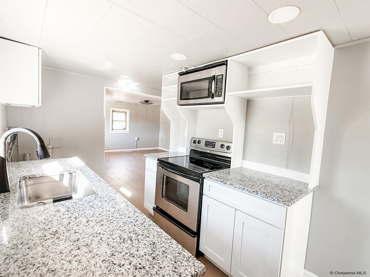 Property Photo:  2410 E 11th St  WY 82001 