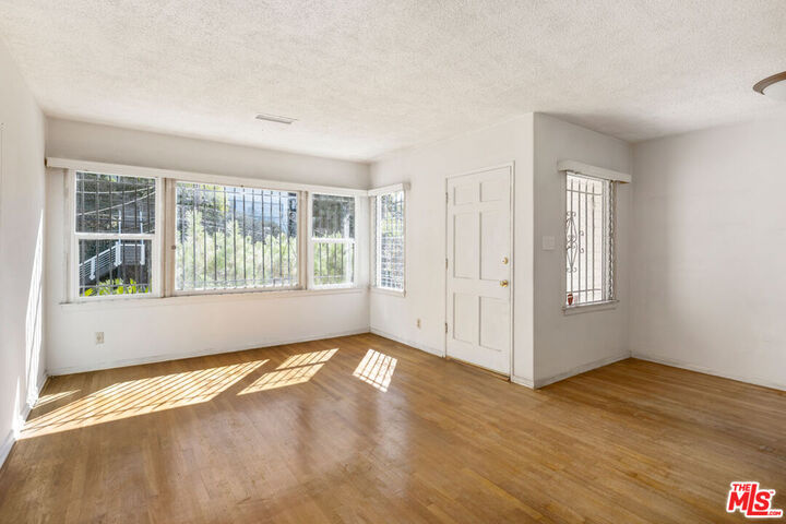 Property Photo:  1753 Redcliff St  CA 90026
