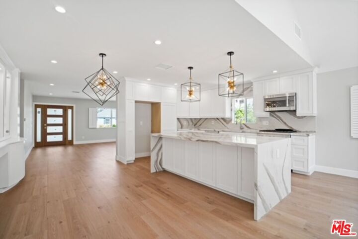 Property Photo:  4456 Calhoun Ave  CA 91423