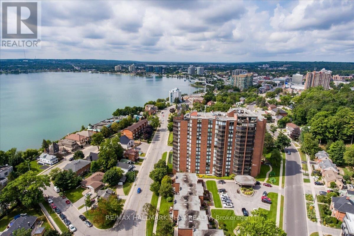 Property Photo:  181 Collier Street 204  ON L4M 5L6 