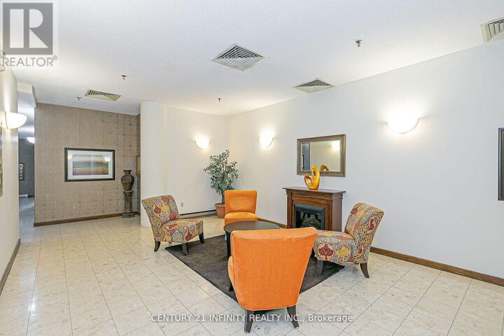 Property Photo:  80 Athol Street East 306  ON L1H 8B7 