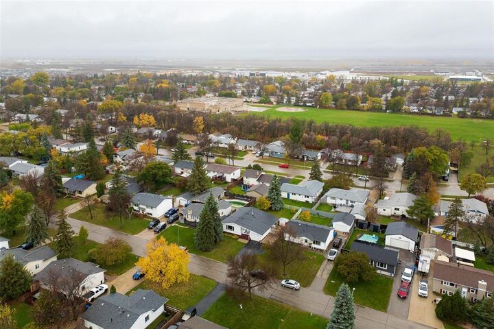 Photo de la propriété:  22 Fitzgerald Crescent  MB R3R 1N8