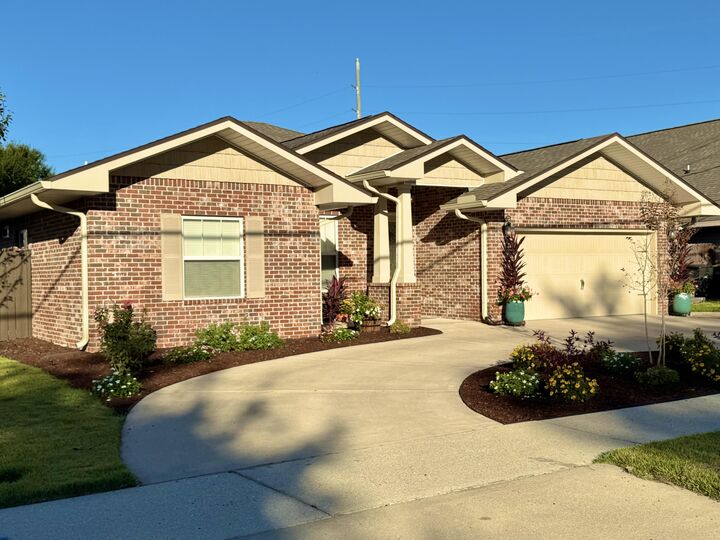 Property Photo:  114 NW Jonquil Avenue  FL 32548