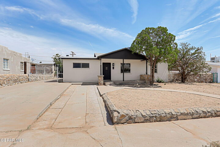 Property Photo:  2004 Howze Street  TX 79903