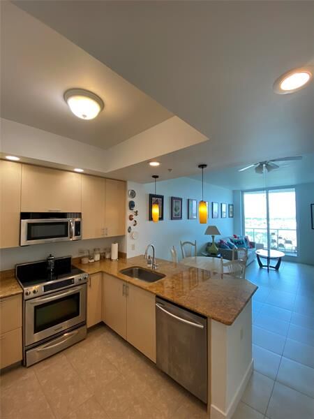 Property Photo:  315 NE 3rd Ave  FL 33301