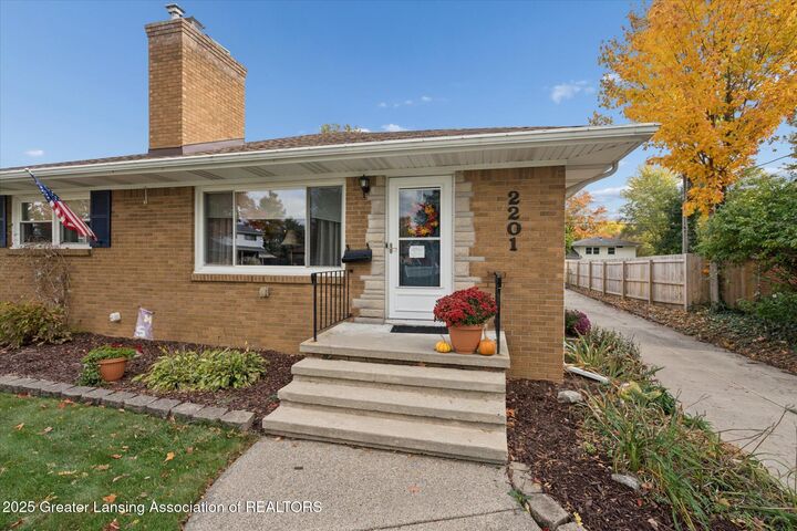 Property Photo:  2201 Pamela Place  MI 48911 