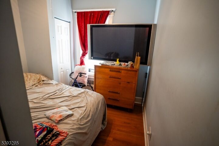 Property Photo: 196 Hayward Pl NJ 07057