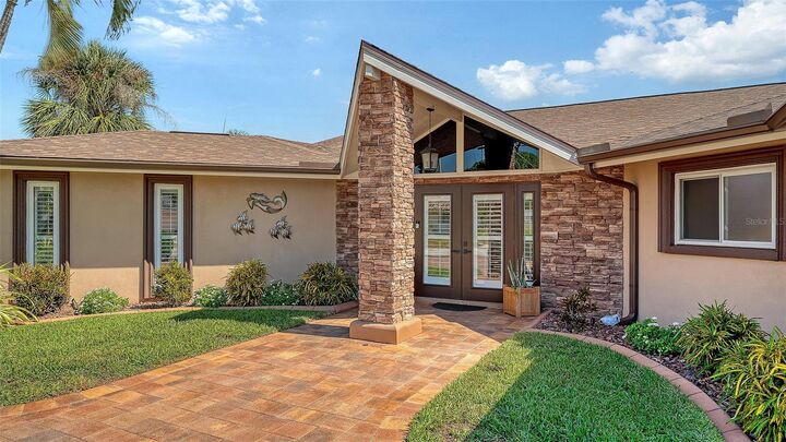 Property Photo:  4607 Bimini Drive  FL 34210