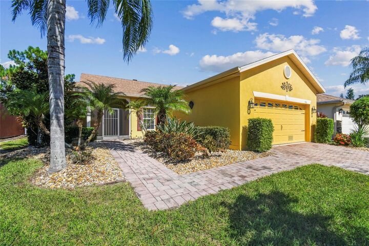 Property Photo: 536 Portofino Dr FL 34759