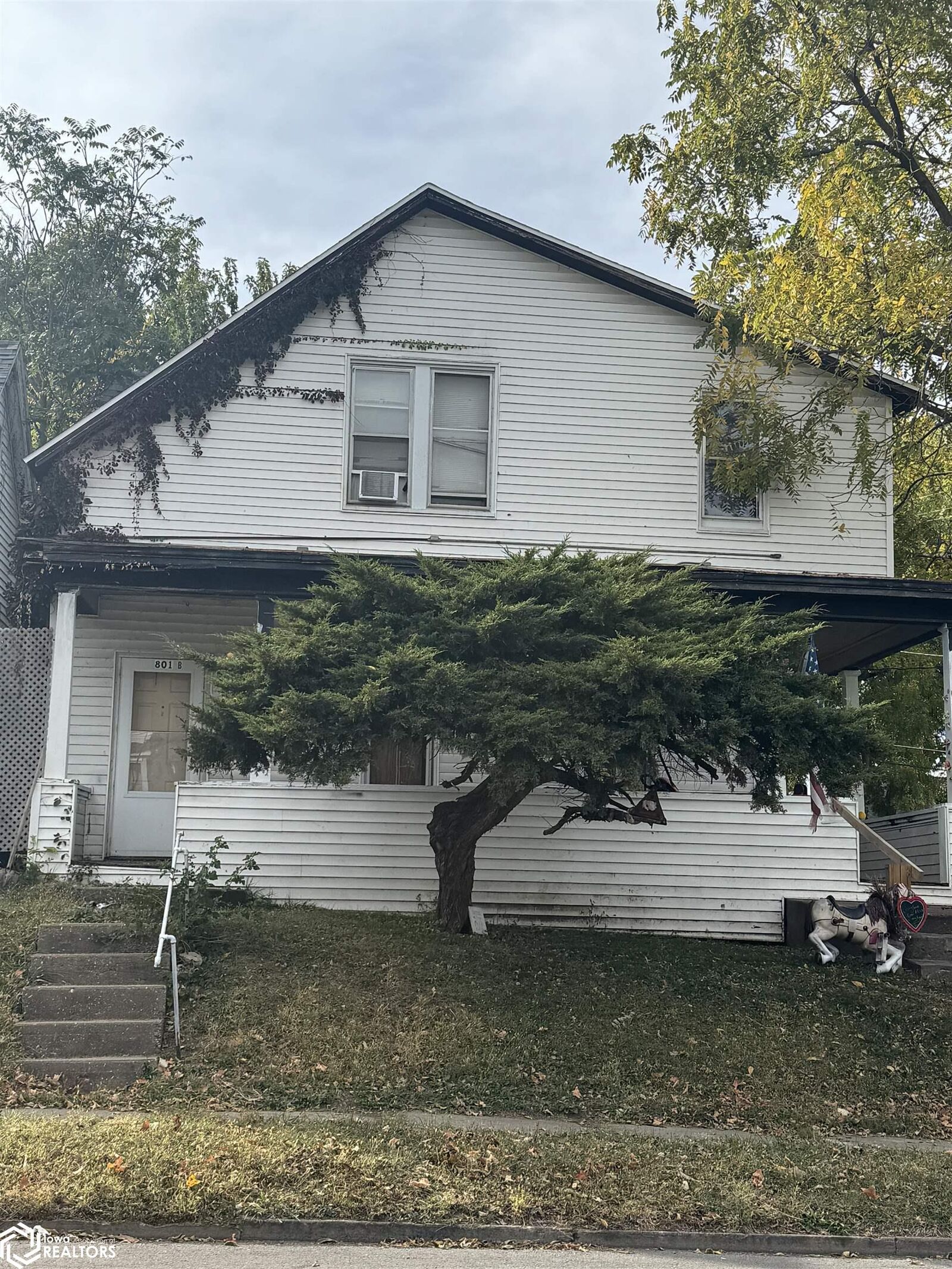 Property Photo:  801 S 9th Street  IA 52601