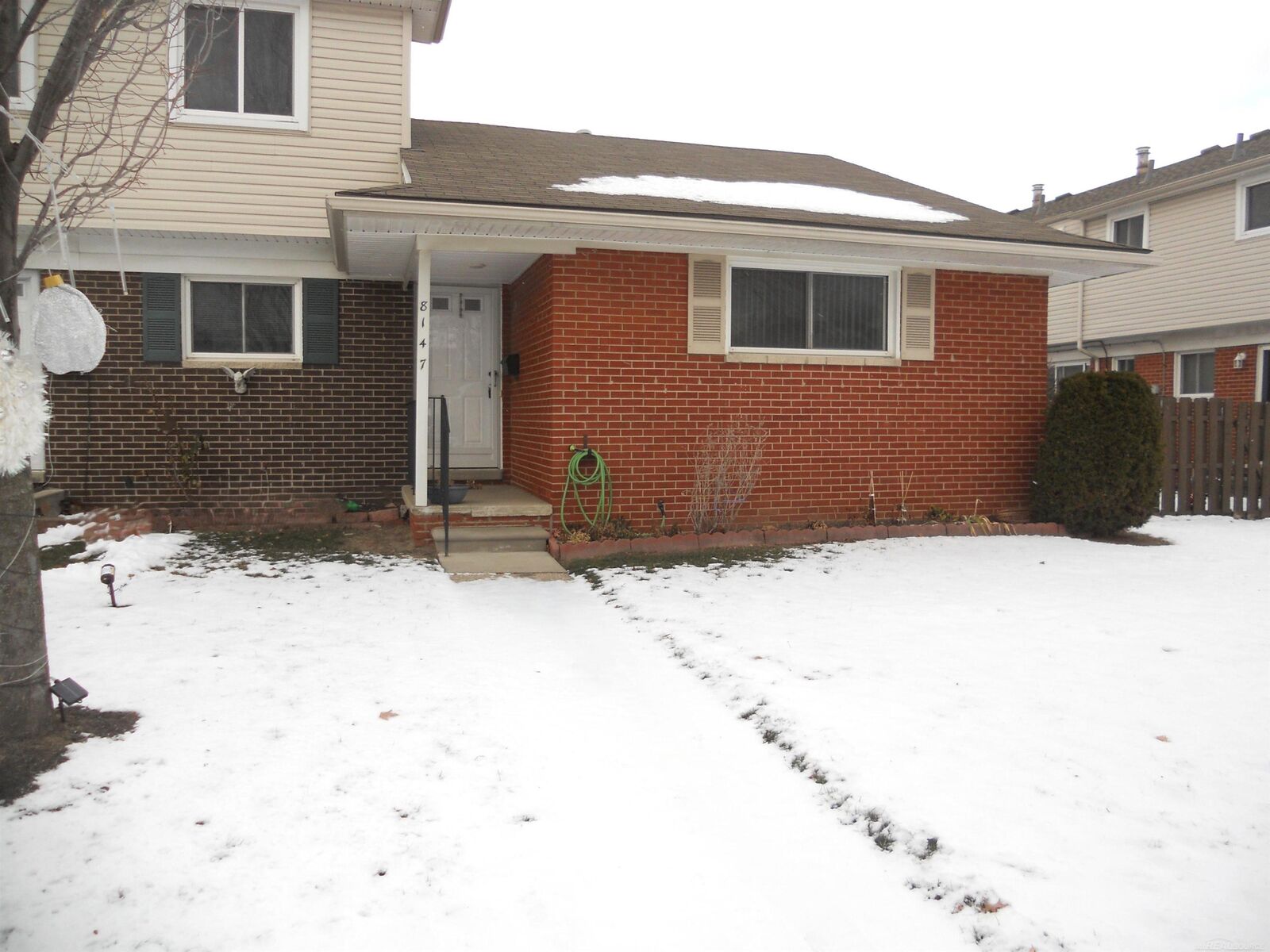Property Photo: 8147 Busko Street MI 48093