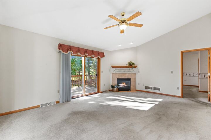 Property Photo:  7084 S Fieldstone Ct  WI 53132