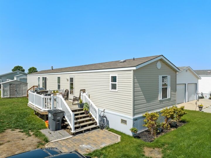 3970 Blue Bell Dr  Minot ND 58701 photo