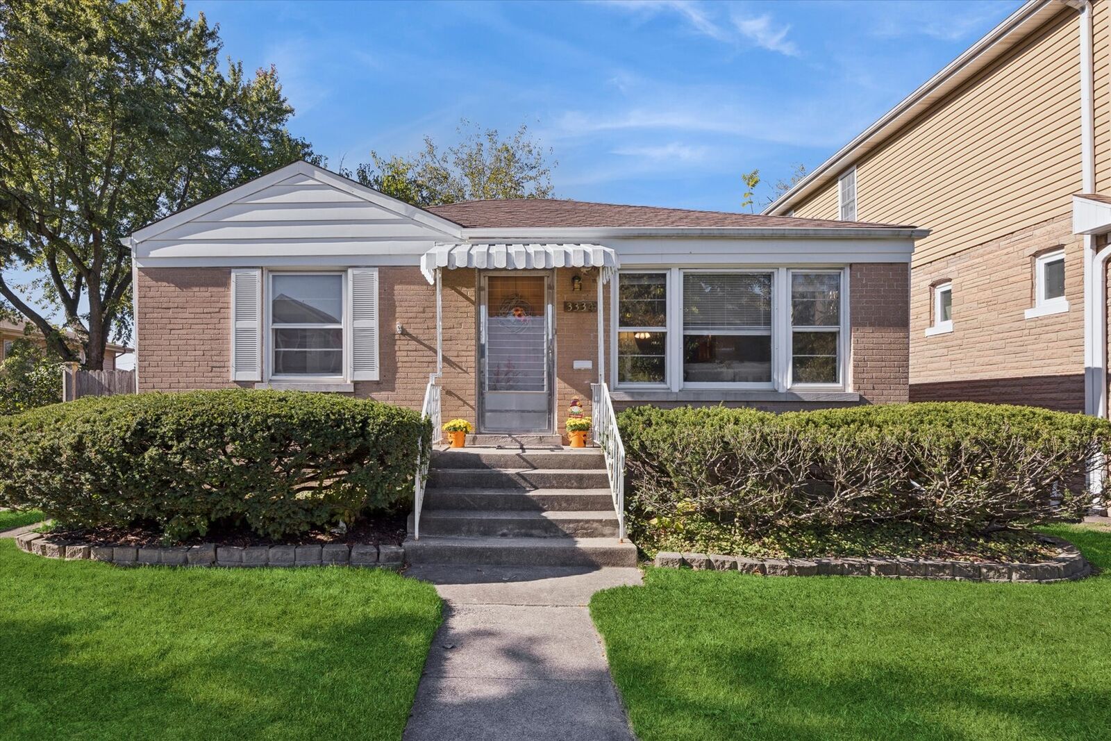 Property Photo: 3334 Prairie Avenue IL 60513