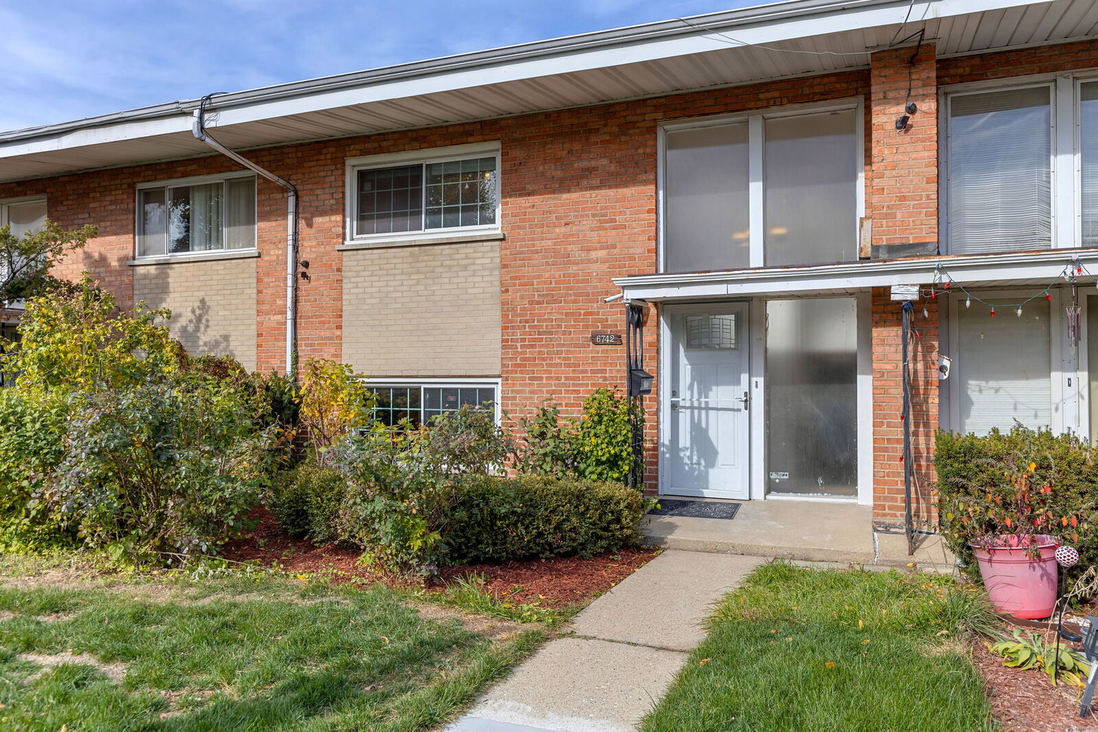 Property Photo:  6742 N Monticello Avenue N  IL 60712 