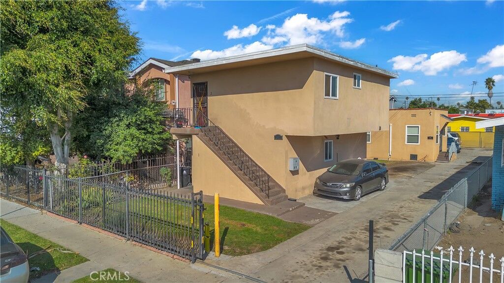 Property Photo:  141 W 83rd  CA 90003 