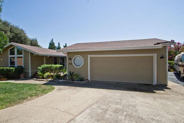 Property Photo:  2980 Calido Court  CA 95682