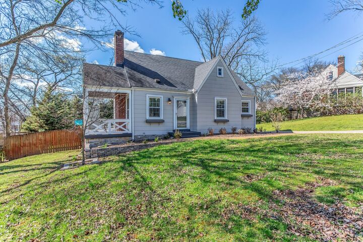 Property Photo:  2958 Primrose Cir  TN 37212