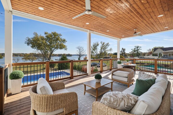 Property Photo:  407 Sanders Ferry Rd  TN 37075 