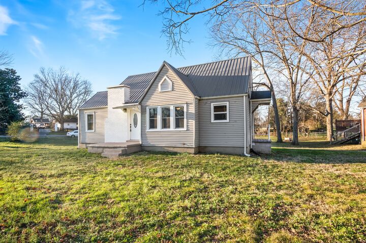 Property Photo:  508 Lewis Ave  TN 37160 