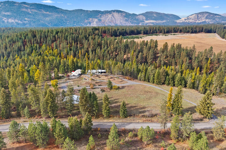 Property Photo:  2594 Bossburg Rd  WA 99126 