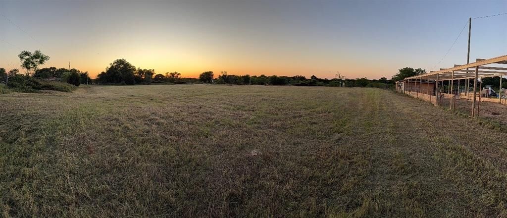 Property Photo:  411 S Leagueline Road  TX 75163 