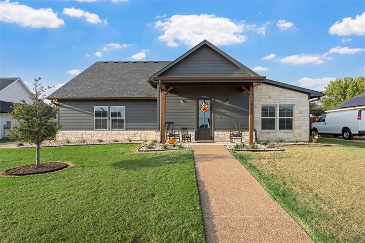 913 Day Star Drive  Hewitt TX 76643 photo