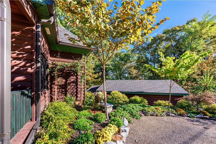 Property Photo:  202 Holiday Island Drive  AR 72631