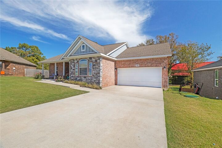 Property Photo:  952 Glass Street  AR 72718 