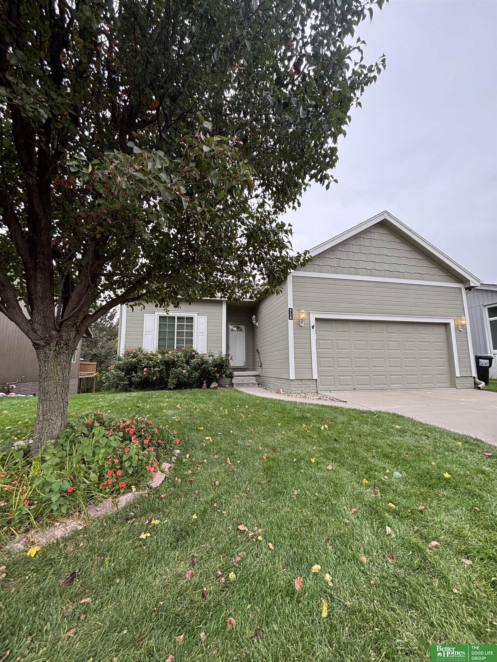 Property Photo:  6128 S 190th Terrace  NE 68135
