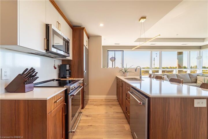 Property Photo:  34 Norman Street 404  ON N3R 2Y1 