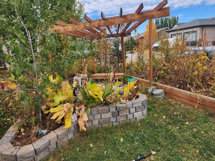 Property Photo:  18 Valarosa Drive  AB T0M 0W0