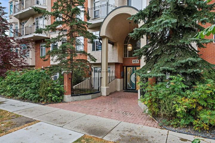 Property Photo:  923 15 Avenue SW 304  AB T2R 0S2