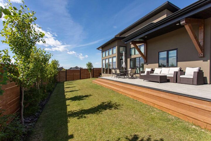 Property Photo:  11 Tenhove Street  AB T4P 0L1 