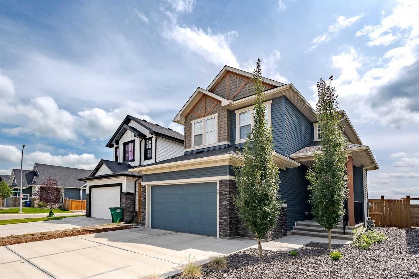 Photo de la propriété:  2148 Ravensdun Crescent SE  AB T4A 3K3