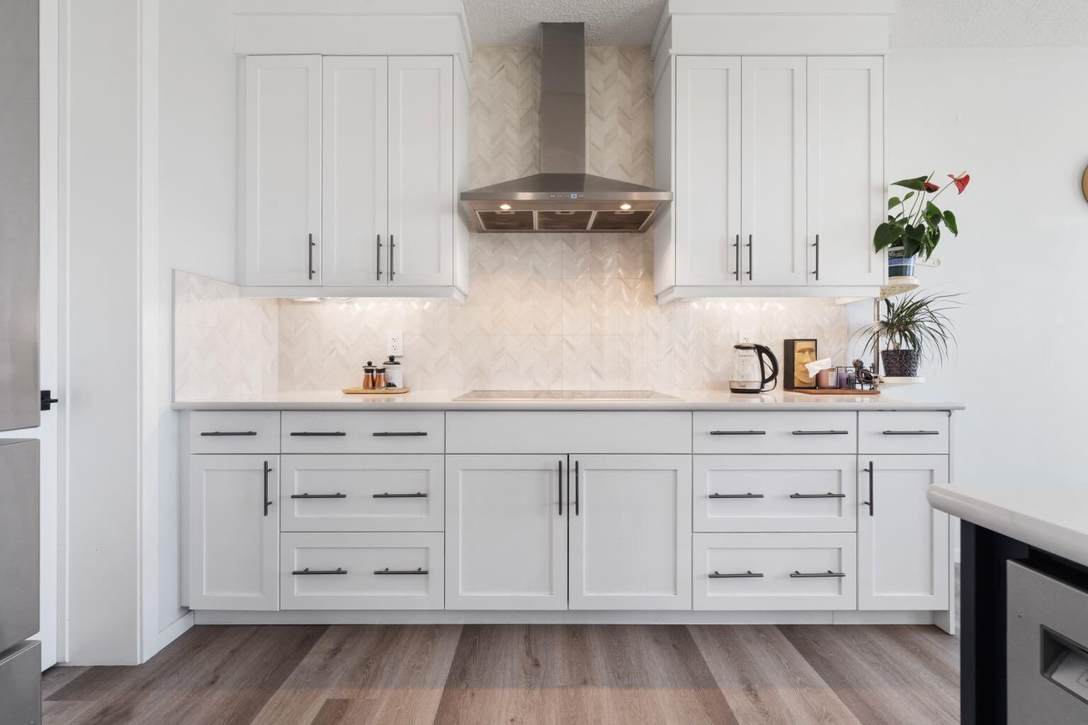 Property Photo:  633 Windrow Manor SW  AB T4B 5H5