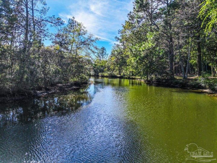 Property Photo:  5751 Dunbar Cir  FL 32583