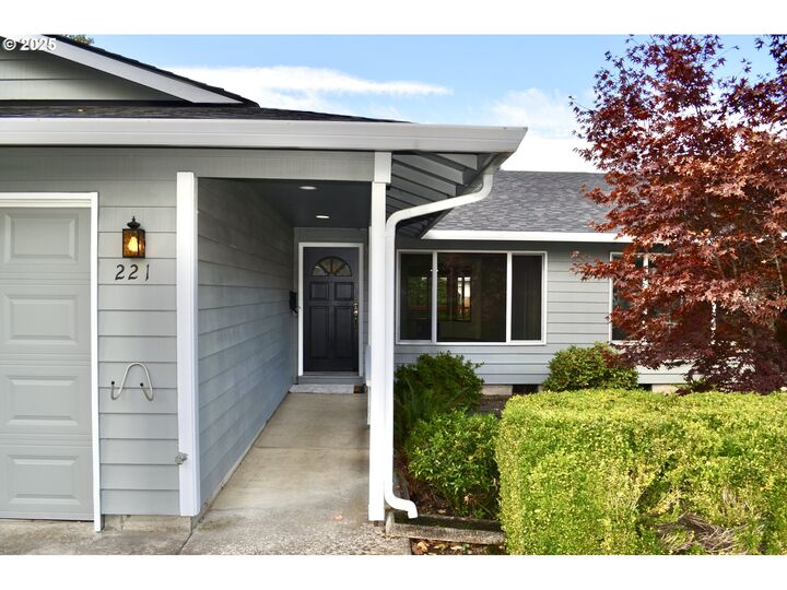 Property Photo:  221 Washougal River Rd  WA 98671