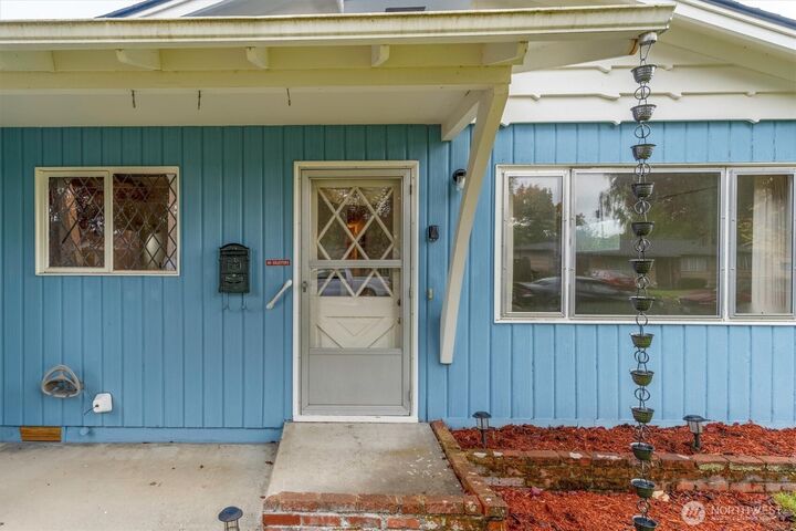 Property Photo:  2626  Taylor Avenue  WA 98632