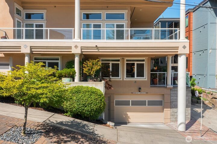 Property Photo:  2100  Thorndyke Avenue W 101  WA 98199