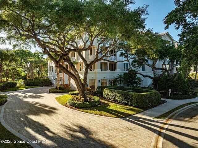 Property Photo:  601 N Swim Club Drive  FL 32963