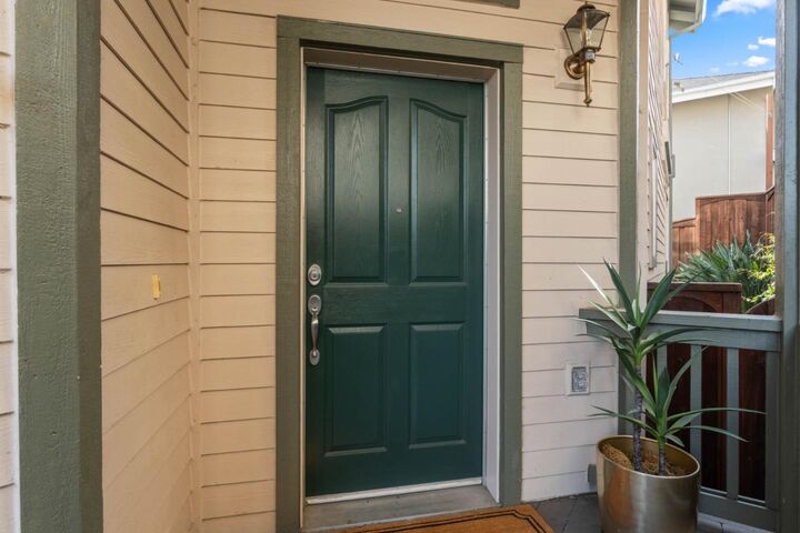 Property Photo:  108 Kent Court  CA 95066